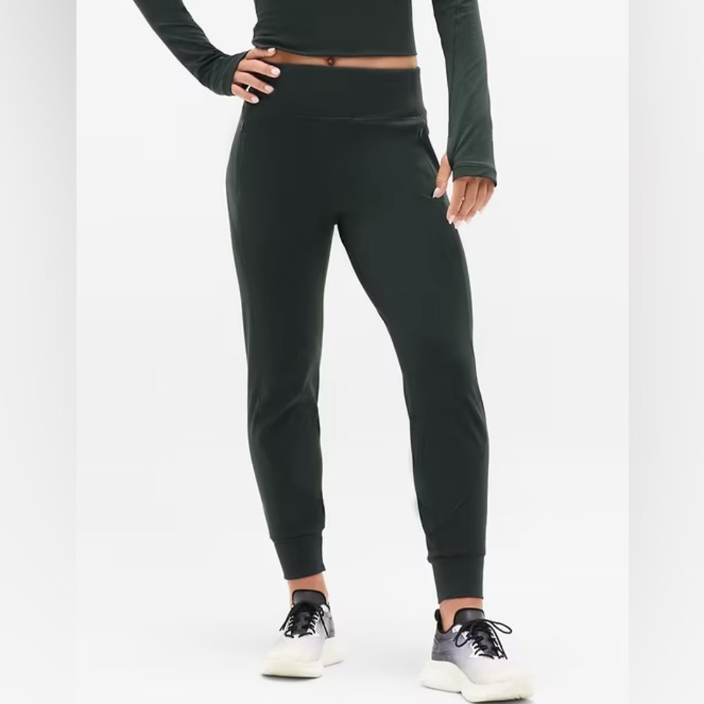 Athleta Rainier Jogger Black Petite Medium MP Like New